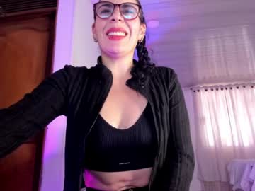 mia velvet1